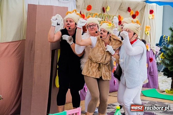 Zdjęcie w galerii na portalu naszraciborz.pl: Wilk i siedem koźlątek na festynie rodzinnym w Studziennej wiadomości z regionu