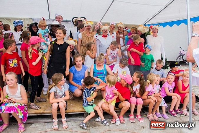 Zdjęcie w galerii na portalu naszraciborz.pl: Wilk i siedem koźlątek na festynie rodzinnym w Studziennej wiadomości z regionu