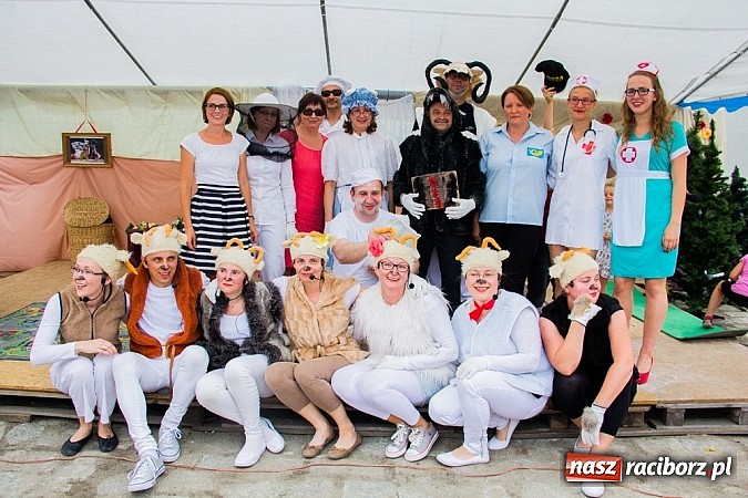 Zdjęcie w galerii na portalu naszraciborz.pl: Wilk i siedem koźlątek na festynie rodzinnym w Studziennej wiadomości z regionu