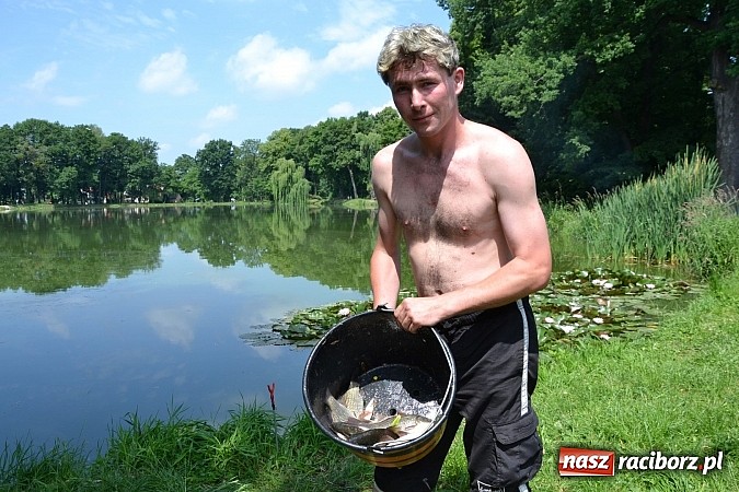 Zdjęcie w galerii na portalu naszraciborz.pl: Tworków. Łowili o puchar wójta wiadomości z regionu