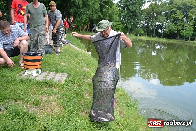 Zdjęcie w galerii na portalu naszraciborz.pl: Tworków. Łowili o puchar wójta wiadomości z regionu