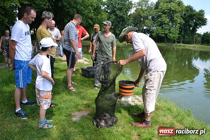 Zdjęcie w galerii na portalu naszraciborz.pl: Tworków. Łowili o puchar wójta wiadomości z regionu