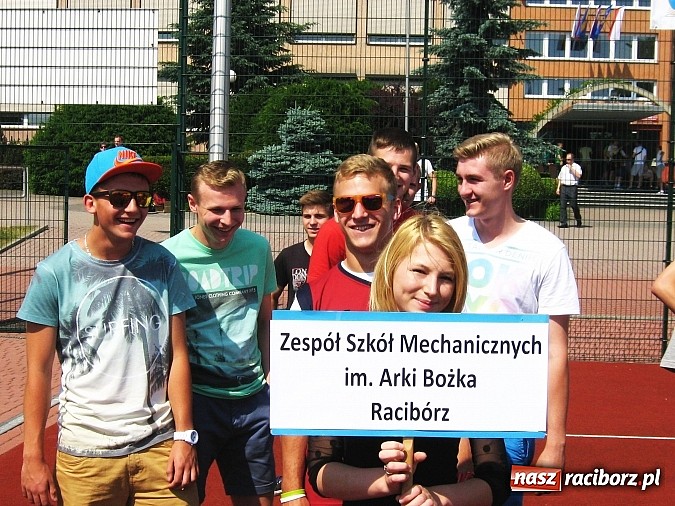 Zdjęcie w galerii na portalu naszraciborz.pl: Mechanik ze srebrnymi medalami Mistrzostw Śląska w piłce nożnej  wiadomości z regionu