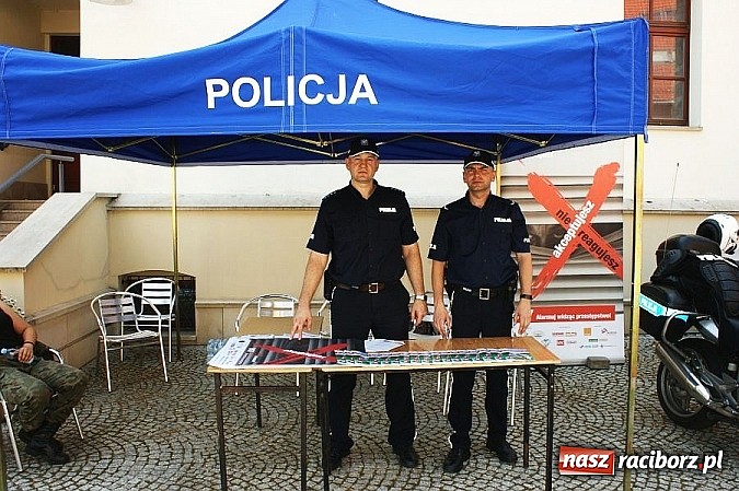 Zdjęcie w galerii na portalu naszraciborz.pl: Międzynarodowy IV Festiwal Piosenki Europejskiej w Raciborzu z udziałem Policji  wiadomości z regionu