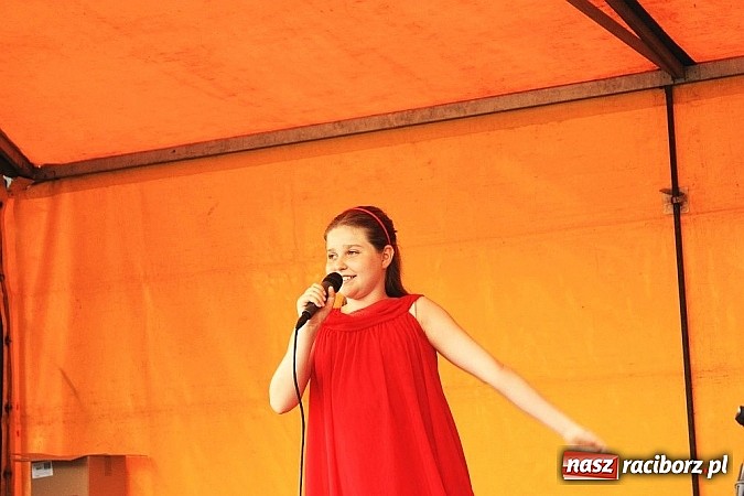 Zdjęcie w galerii na portalu naszraciborz.pl: Tak się bawiono na festynie w Krzanowicach! wiadomości z regionu