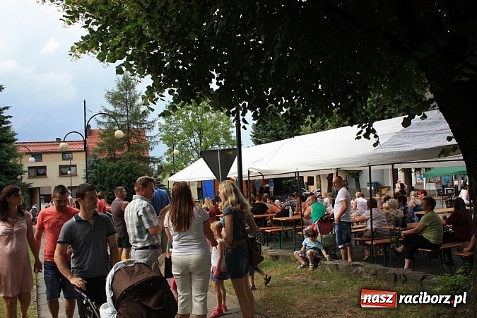 Zdjęcie w galerii na portalu naszraciborz.pl: Tak się bawiono na festynie w Krzanowicach! wiadomości z regionu