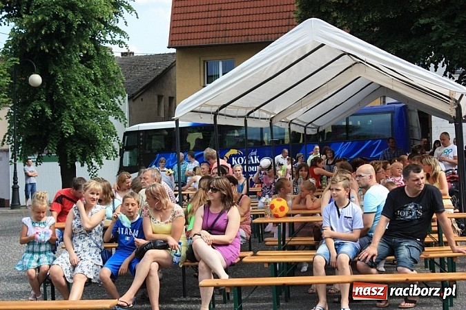 Zdjęcie w galerii na portalu naszraciborz.pl: Tak się bawiono na festynie w Krzanowicach! wiadomości z regionu