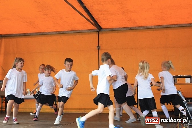 Zdjęcie w galerii na portalu naszraciborz.pl: Tak się bawiono na festynie w Krzanowicach! wiadomości z regionu