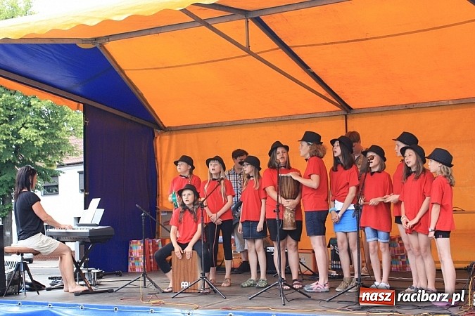 Zdjęcie w galerii na portalu naszraciborz.pl: Tak się bawiono na festynie w Krzanowicach! wiadomości z regionu
