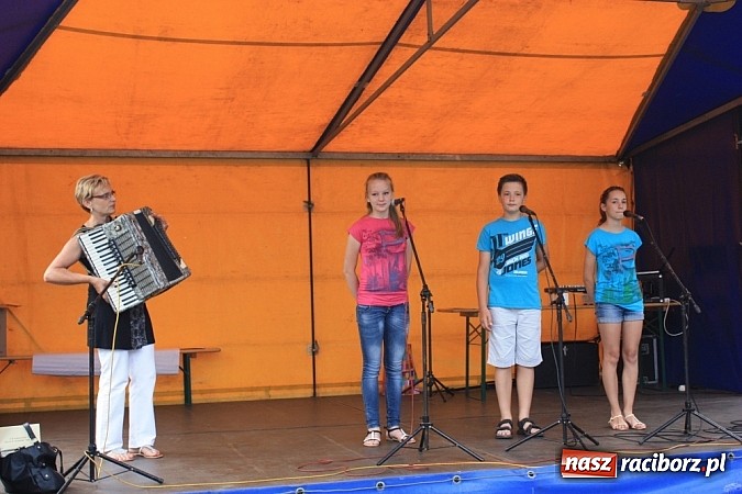 Zdjęcie w galerii na portalu naszraciborz.pl: Tak się bawiono na festynie w Krzanowicach! wiadomości z regionu