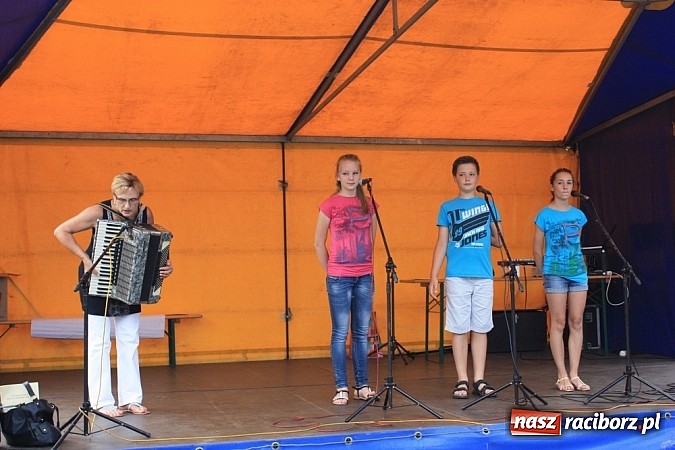 Zdjęcie w galerii na portalu naszraciborz.pl: Tak się bawiono na festynie w Krzanowicach! wiadomości z regionu