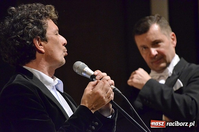 Zdjęcie w galerii na portalu naszraciborz.pl: Jacek Wójcicki oczarował publiczność w RCK  wiadomości z regionu