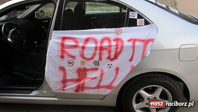 Zdjęcie w galerii na portalu naszraciborz.pl: Huczne pożegnanie ze stanem kawalerskim po raciborsku  wiadomości z regionu