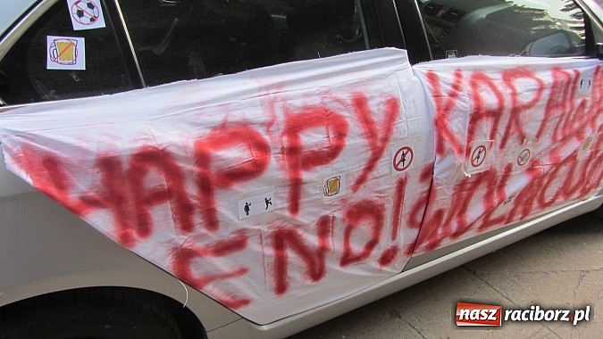 Zdjęcie w galerii na portalu naszraciborz.pl: Huczne pożegnanie ze stanem kawalerskim po raciborsku  wiadomości z regionu