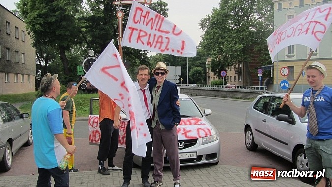 Zdjęcie w galerii na portalu naszraciborz.pl: Huczne pożegnanie ze stanem kawalerskim po raciborsku  wiadomości z regionu
