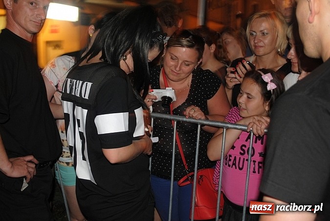 Zdjęcie w galerii na portalu naszraciborz.pl: Jula zaczarowała publiczność na Dniach Miasta i Gminy Kietrz!  wiadomości z regionu