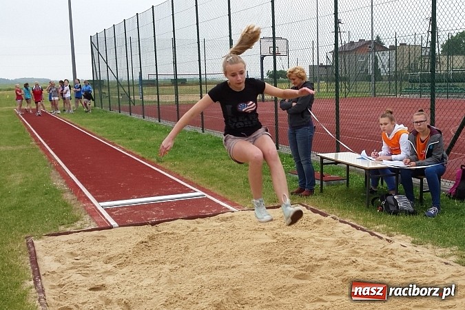 Zdjęcie w galerii na portalu naszraciborz.pl: Tworków. Czwórbój  lekkoatletyczny 2015 wiadomości z regionu