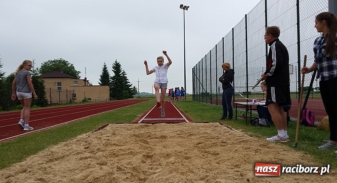 Zdjęcie w galerii na portalu naszraciborz.pl: Tworków. Czwórbój  lekkoatletyczny 2015 wiadomości z regionu
