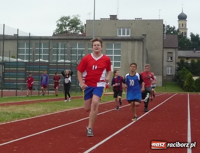 Zdjęcie w galerii na portalu naszraciborz.pl: Tworków. Czwórbój  lekkoatletyczny 2015 wiadomości z regionu