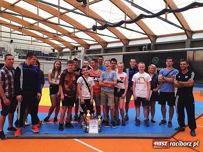 Zdjęcie w galerii na portalu naszraciborz.pl: Dobry start zapaśników MKZ Unia Racibórz na zawodach w nowej hali ZSOMS wiadomości z regionu