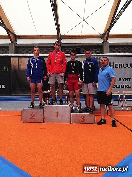 Zdjęcie w galerii na portalu naszraciborz.pl: Dobry start zapaśników MKZ Unia Racibórz na zawodach w nowej hali ZSOMS wiadomości z regionu