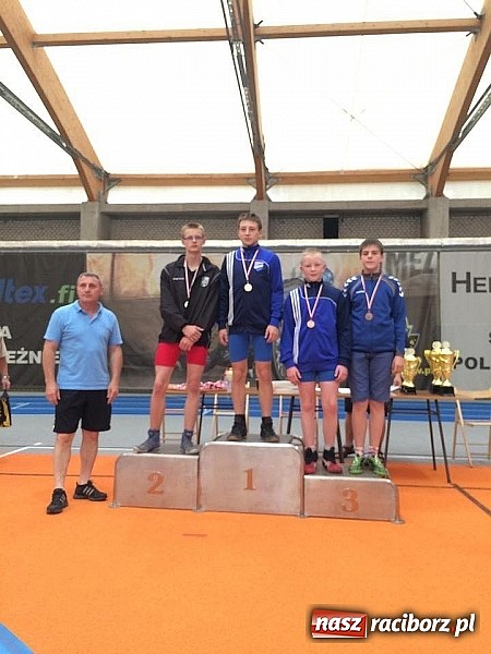 Zdjęcie w galerii na portalu naszraciborz.pl: Dobry start zapaśników MKZ Unia Racibórz na zawodach w nowej hali ZSOMS wiadomości z regionu