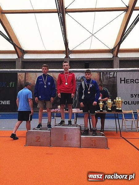 Zdjęcie w galerii na portalu naszraciborz.pl: Dobry start zapaśników MKZ Unia Racibórz na zawodach w nowej hali ZSOMS wiadomości z regionu