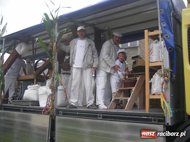 Zdjęcie w galerii na portalu naszraciborz.pl: Bombaj w Gamowie wiadomości z regionu