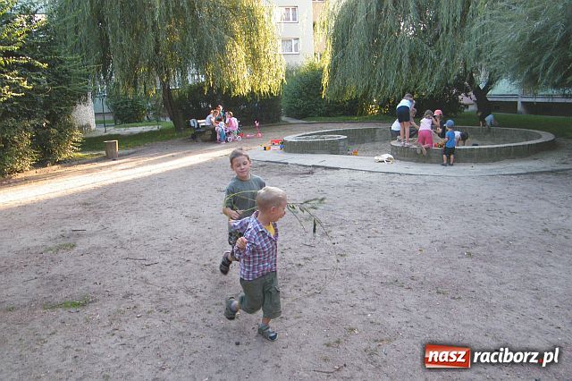 Zdjęcie w galerii na portalu naszraciborz.pl: Dzieci pozbawiono miejsca do zabawy wiadomości z regionu