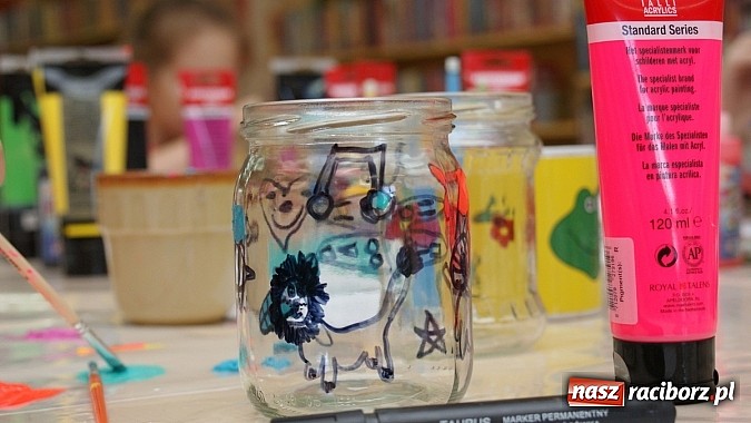 Zdjęcie w galerii na portalu naszraciborz.pl: Na szkle malowane - warsztaty w Eurece wiadomości z regionu