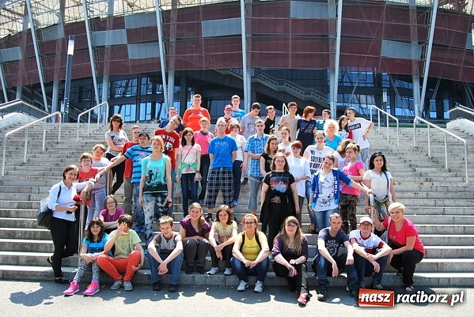 Zdjęcie w galerii na portalu naszraciborz.pl: Uczniowie ZSS odwiedzili Stadion Narodowy wiadomości z regionu