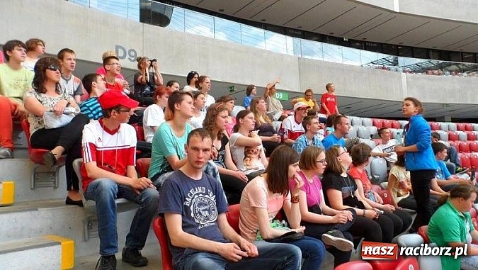 Zdjęcie w galerii na portalu naszraciborz.pl: Uczniowie ZSS odwiedzili Stadion Narodowy wiadomości z regionu