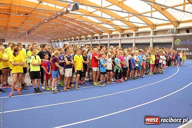 Zdjęcie w galerii na portalu naszraciborz.pl: Zmagania lekkoatletów w ZSOMS  wiadomości z regionu