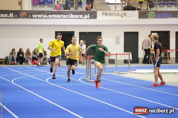 Zdjęcie w galerii na portalu naszraciborz.pl: Zmagania lekkoatletów w ZSOMS  wiadomości z regionu