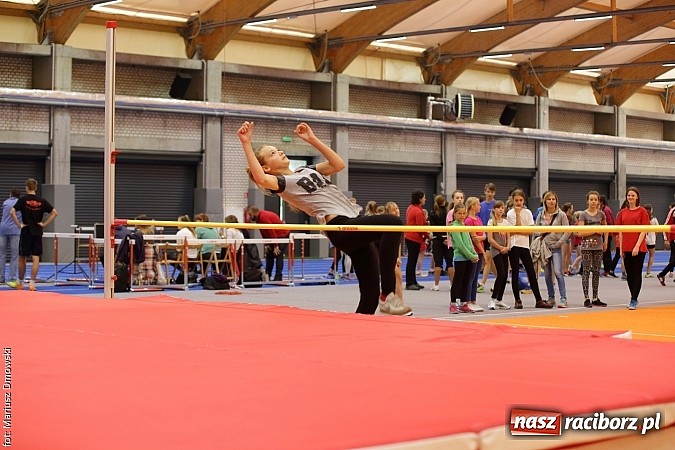 Zdjęcie w galerii na portalu naszraciborz.pl: Zmagania lekkoatletów w ZSOMS  wiadomości z regionu