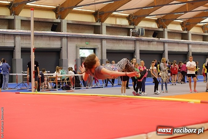 Zdjęcie w galerii na portalu naszraciborz.pl: Zmagania lekkoatletów w ZSOMS  wiadomości z regionu