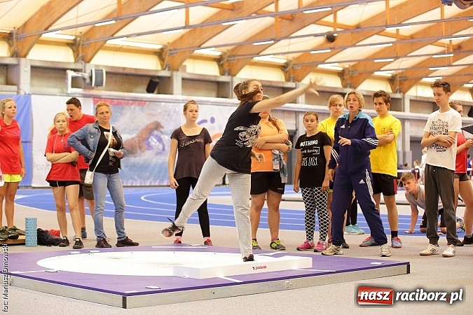 Zdjęcie w galerii na portalu naszraciborz.pl: Zmagania lekkoatletów w ZSOMS  wiadomości z regionu