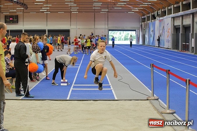 Zdjęcie w galerii na portalu naszraciborz.pl: Zmagania lekkoatletów w ZSOMS  wiadomości z regionu