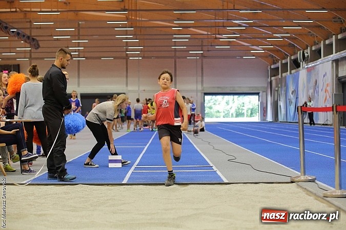 Zdjęcie w galerii na portalu naszraciborz.pl: Zmagania lekkoatletów w ZSOMS  wiadomości z regionu