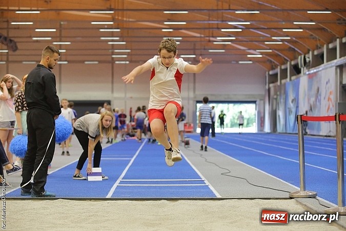 Zdjęcie w galerii na portalu naszraciborz.pl: Zmagania lekkoatletów w ZSOMS  wiadomości z regionu