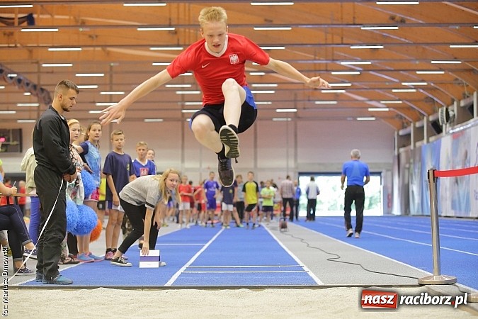 Zdjęcie w galerii na portalu naszraciborz.pl: Zmagania lekkoatletów w ZSOMS  wiadomości z regionu