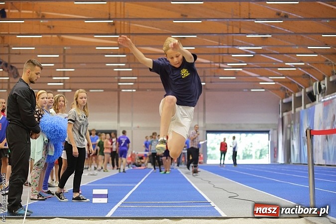 Zdjęcie w galerii na portalu naszraciborz.pl: Zmagania lekkoatletów w ZSOMS  wiadomości z regionu