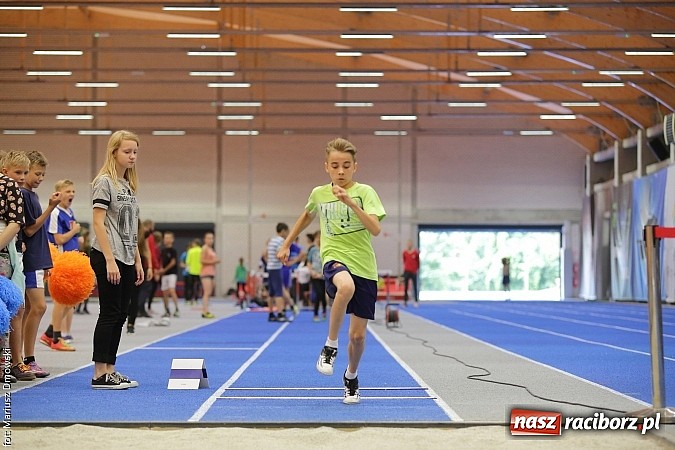 Zdjęcie w galerii na portalu naszraciborz.pl: Zmagania lekkoatletów w ZSOMS  wiadomości z regionu