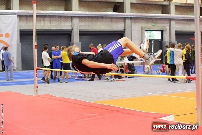 Zdjęcie w galerii na portalu naszraciborz.pl: Zmagania lekkoatletów w ZSOMS  wiadomości z regionu