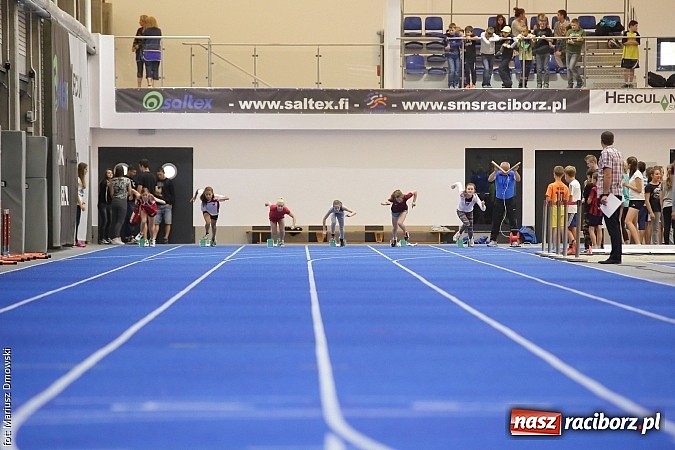 Zdjęcie w galerii na portalu naszraciborz.pl: Zmagania lekkoatletów w ZSOMS  wiadomości z regionu