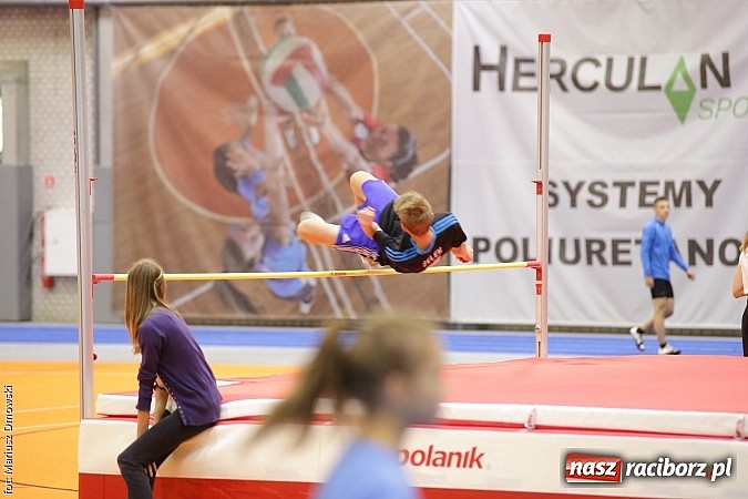 Zdjęcie w galerii na portalu naszraciborz.pl: Zmagania lekkoatletów w ZSOMS  wiadomości z regionu