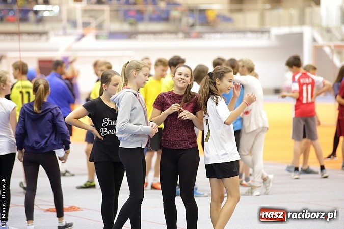 Zdjęcie w galerii na portalu naszraciborz.pl: Zmagania lekkoatletów w ZSOMS  wiadomości z regionu
