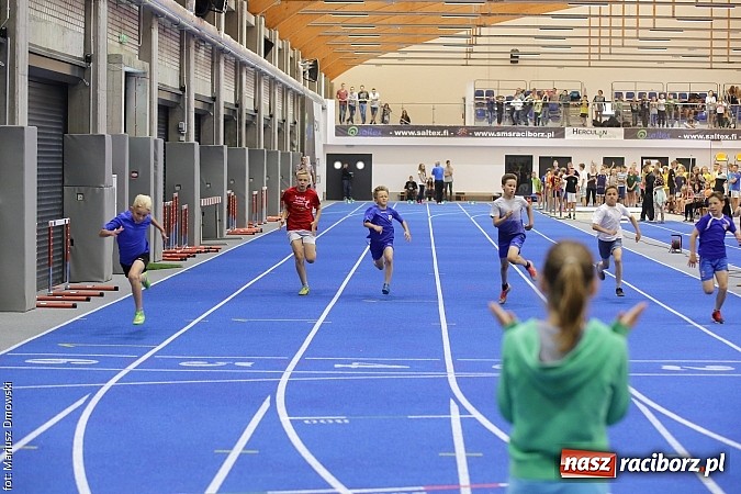 Zdjęcie w galerii na portalu naszraciborz.pl: Zmagania lekkoatletów w ZSOMS  wiadomości z regionu