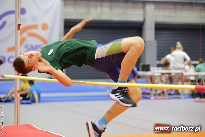 Zdjęcie w galerii na portalu naszraciborz.pl: Zmagania lekkoatletów w ZSOMS  wiadomości z regionu