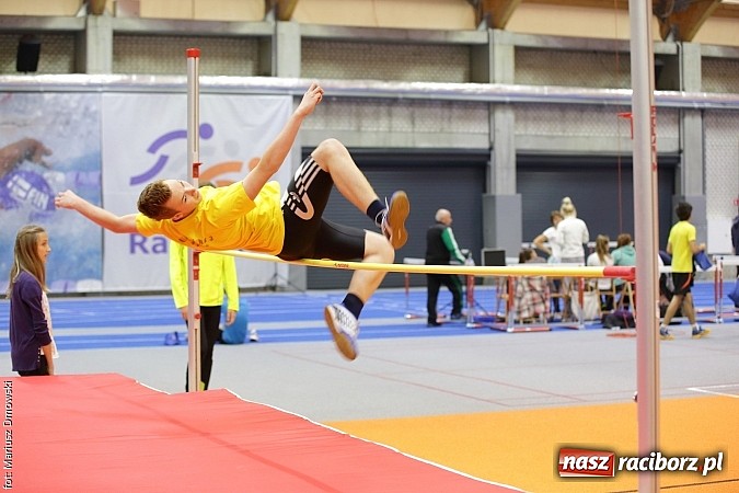 Zdjęcie w galerii na portalu naszraciborz.pl: Zmagania lekkoatletów w ZSOMS  wiadomości z regionu